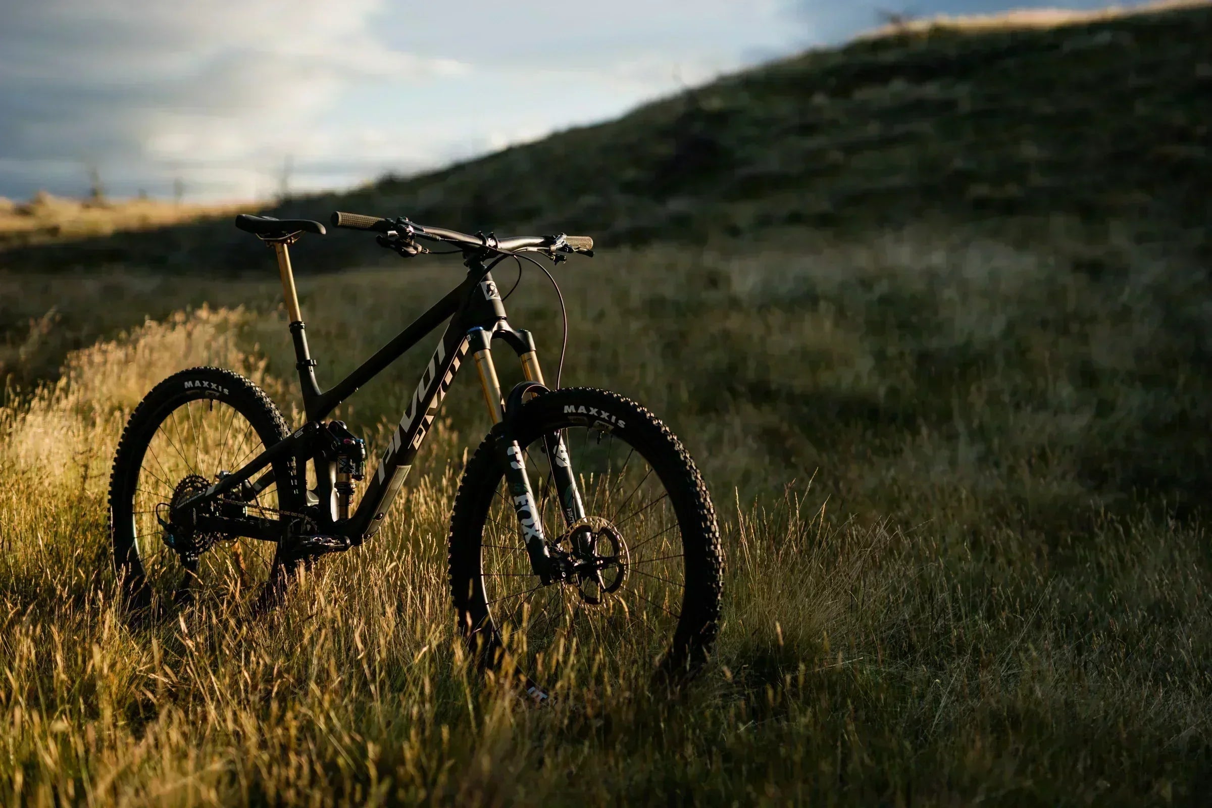 April: FREE Pivot Switchblade Demos - Cyclepath PDX