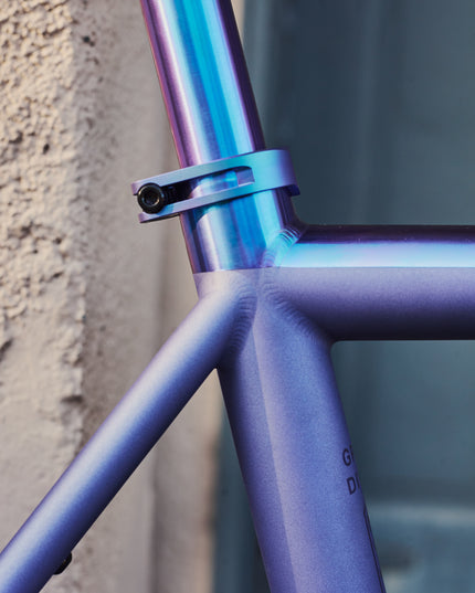 No.22 Great Divide Crushed Orchid Cerakote | Electric Blue Anodized 52cm