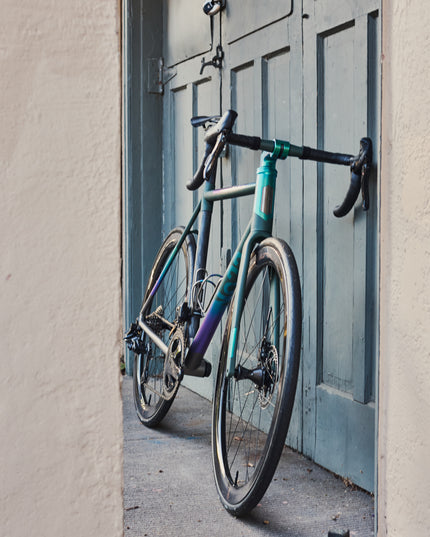 No.22 Aurora Charcoal Green Cerakote | Green-Blue Anodized 54cm