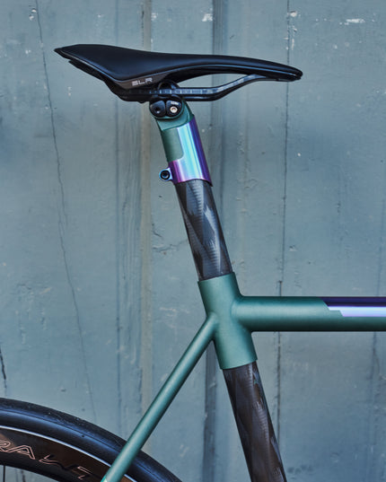 No.22 Aurora Charcoal Green Cerakote | Green-Blue Anodized 54cm