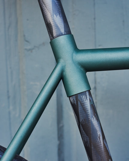 No.22 Aurora Charcoal Green Cerakote | Green-Blue Anodized 54cm