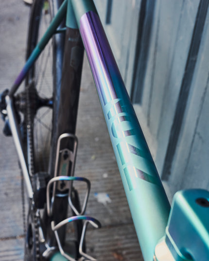 No.22 Aurora Charcoal Green Cerakote | Green-Blue Anodized 54cm
