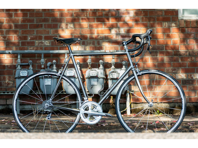 Consignment Vanilla Breakaway Road Bike (Custom Geo) Silver Shimano 105 w/ Case