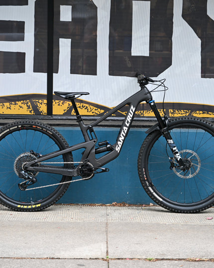 Santa Cruz Nomad - Small - Black/White - CONSIGNMENT