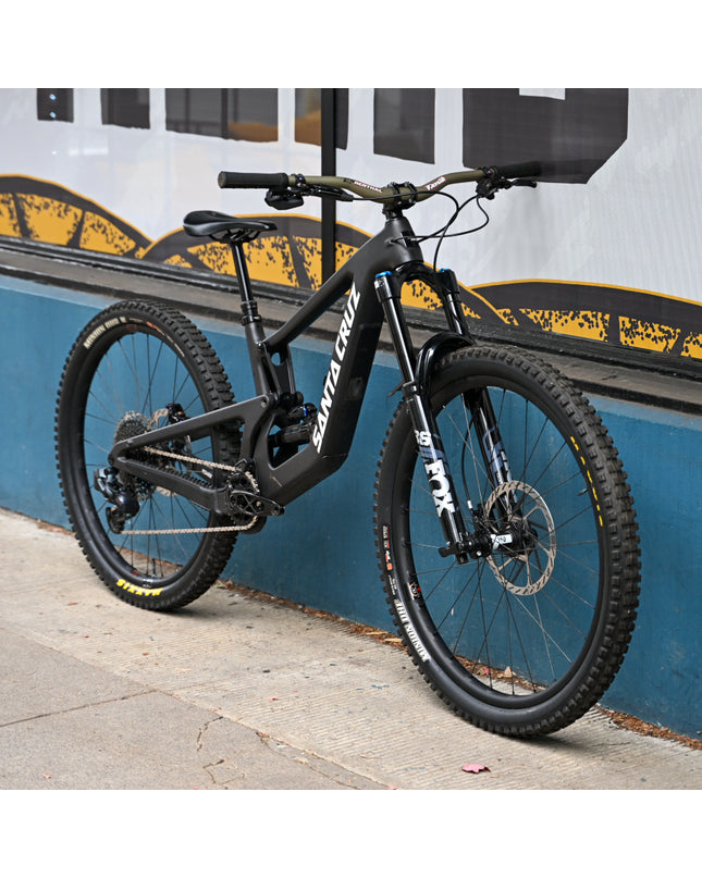 Santa Cruz Nomad - Small - Black/White - CONSIGNMENT