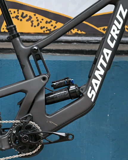 Santa Cruz Nomad - Small - Black/White - CONSIGNMENT
