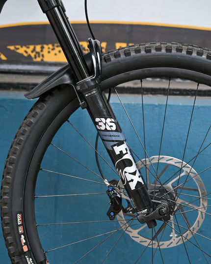Santa Cruz Nomad - Small - Black/White - CONSIGNMENT