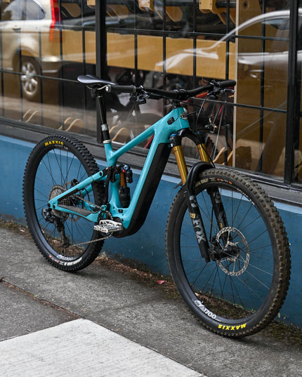 Yeti 160e - Medium - Blue/Black - CONSIGNMENT