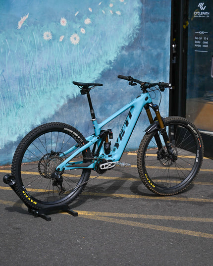 Yeti 160e - Medium - Blue/Black - CONSIGNMENT