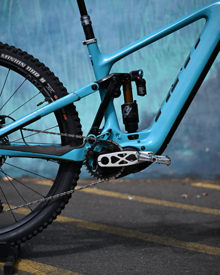 Yeti 160e - Medium - Blue/Black - CONSIGNMENT