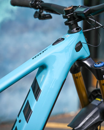 Yeti 160e - Medium - Blue/Black - CONSIGNMENT