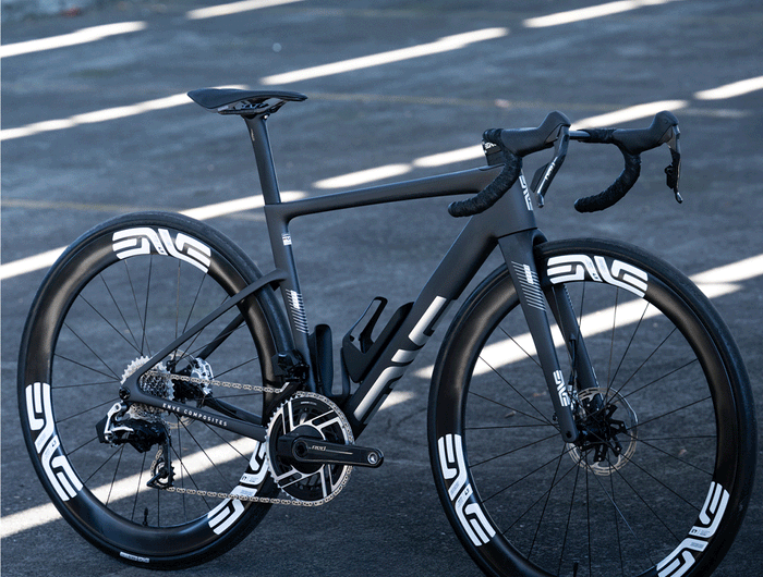 <strong>Enve Melee V2</strong>