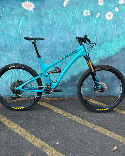 Consignment Yeti SB5 Carbon 27.5" Large