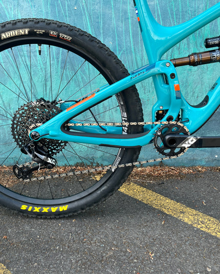 Consignment Yeti SB5 Carbon 27.5" Large