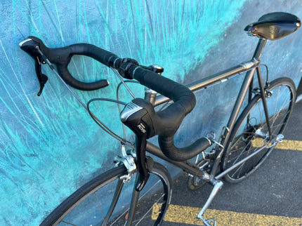 Consignment Vanilla Breakaway Road Bike (Custom Geo) Silver Shimano 105 w/ Case