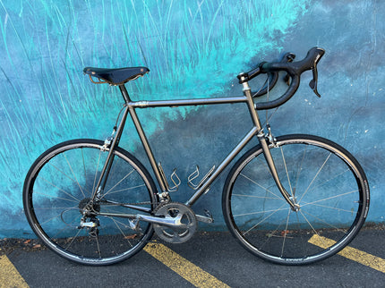 Consignment Vanilla Breakaway Road Bike (Custom Geo) Silver Shimano 105 w/ Case