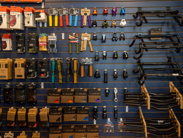 <strong>Bar Tape and Grips</strong>