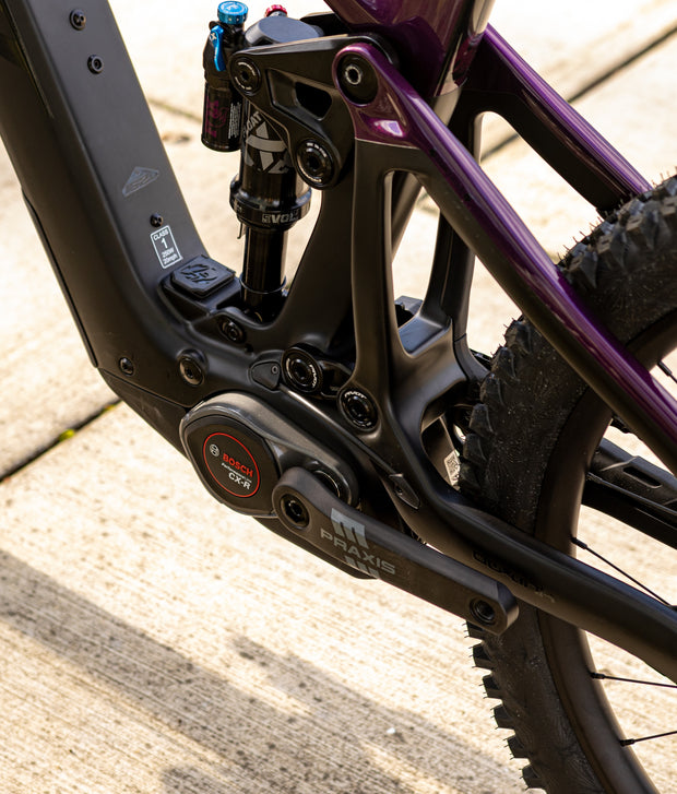 <strong>E-BIKES</strong>