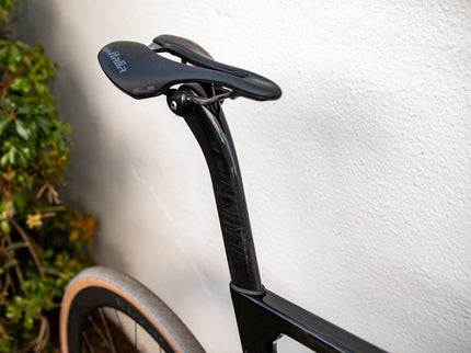 Consignment  Factor Ostro VAM  Raw Carbon/Chrome Sram Red D1 61cm