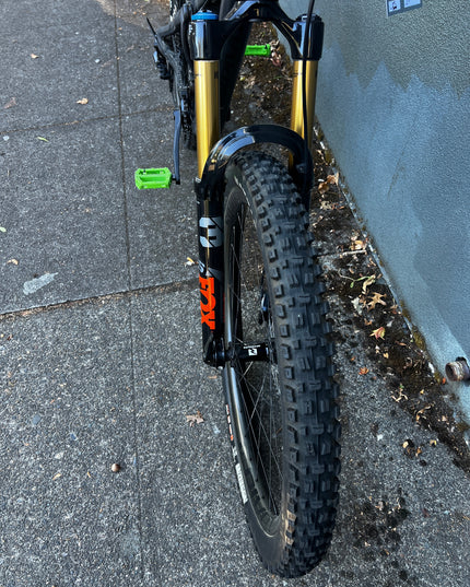 Pivot Cycles - Consignment Pivot Mach 6 Medium Black Custom - 210000074126 - Cyclepath PDX