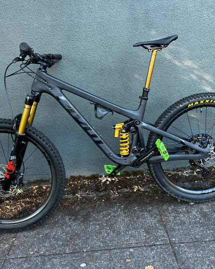Pivot Cycles - Consignment Pivot Mach 6 Medium Black Custom - 210000074126 - Cyclepath PDX