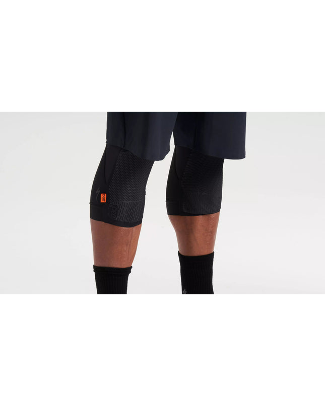 Specialized - Specialized Traction D30 Knee Pad - 64325-1601 - Cyclepath PDX